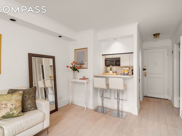 251 East 51st Street 6K, New York NY 10022