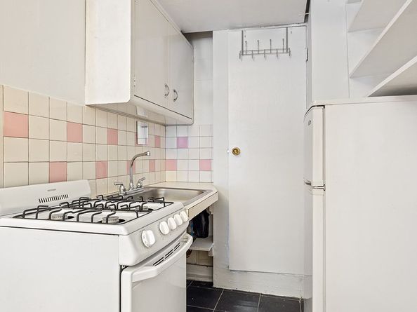 241 East 7th Street 1B, New York NY 10009
