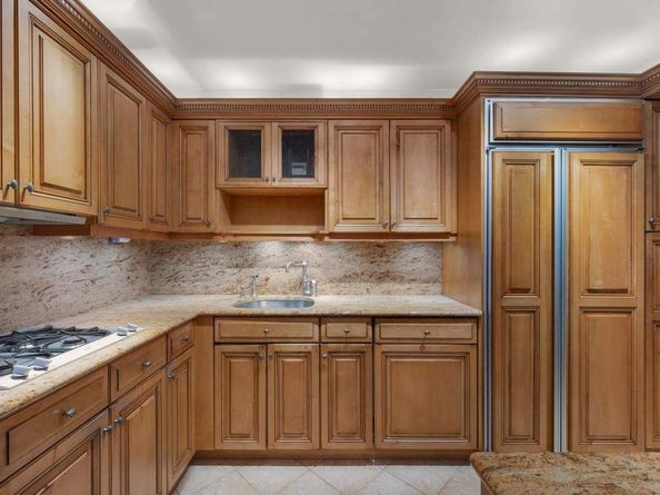 440 East 57th Street 8D, New York NY 10022
