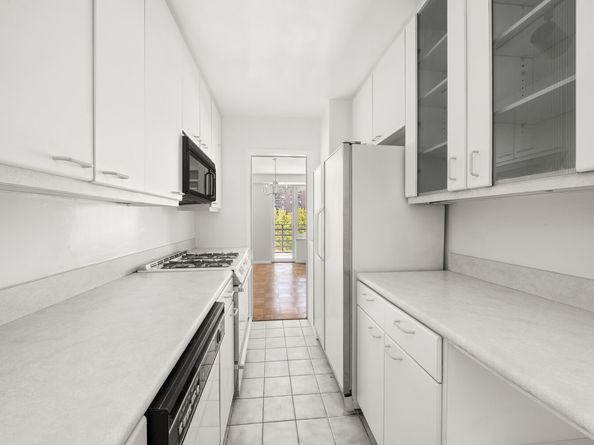392 Central Park W 6M, New York NY 10025