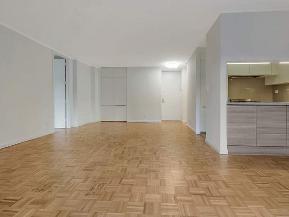 161 West 61st Street 15E, New York NY 10023