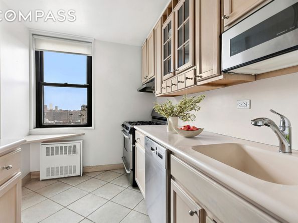 201 East 17th Street 14H, New York NY 10003