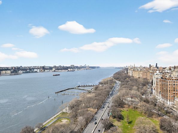 240 Riverside Boulevard 27A, New York NY 10069