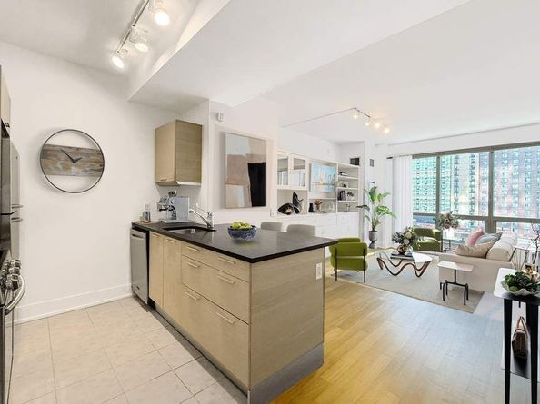 350 West 42nd Street 15H, New York NY 10036
