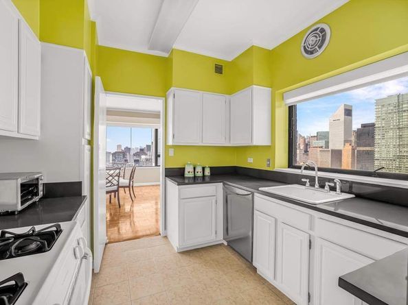 425 East 58th Street 42G, New York NY 10022