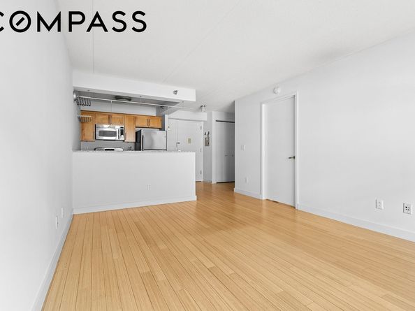 516 West 47th Street S3E, New York NY 10036