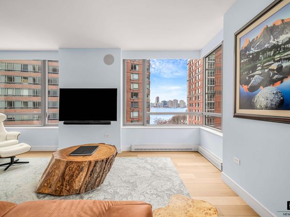 2 River Terrace 6L, New York NY 10282