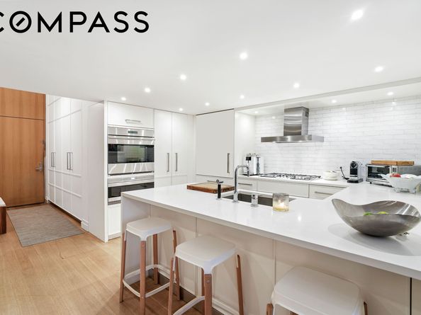 421 Hudson Street 221, New York NY 10014