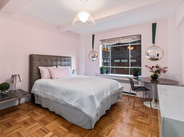 45 West 54th Street 8A, New York NY 10019