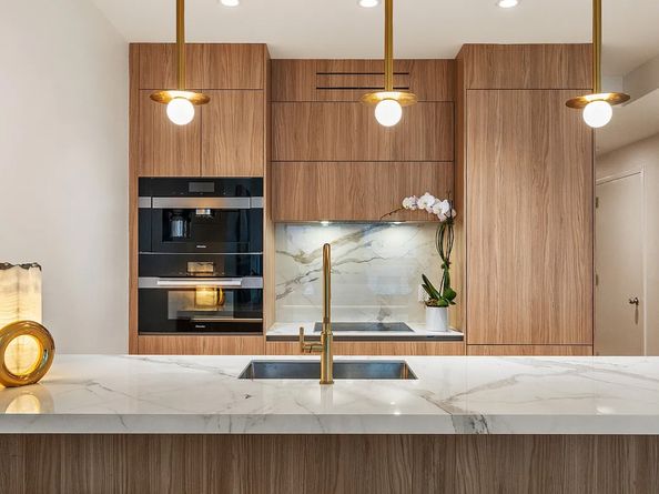 21 West 17th Street 12, New York NY 10011