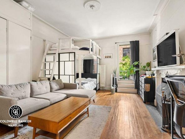 132 West 73rd Street, New York NY 10023