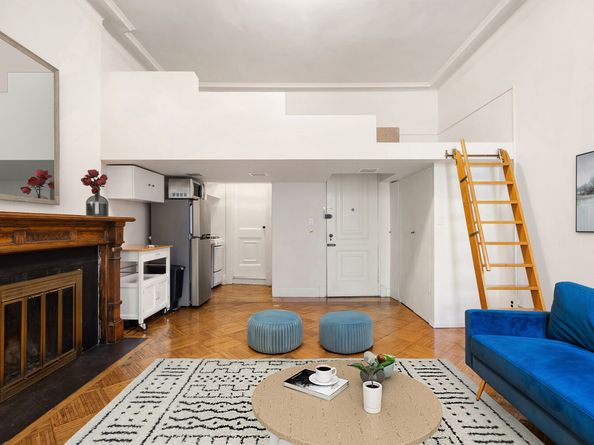 132 West 73rd Street, New York NY 10023