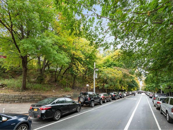 811 Walton Avenue F14, Bronx NY 10451