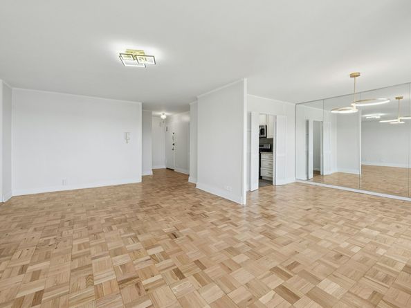 2500 Johnson Avenue 15N, Bronx NY 10463