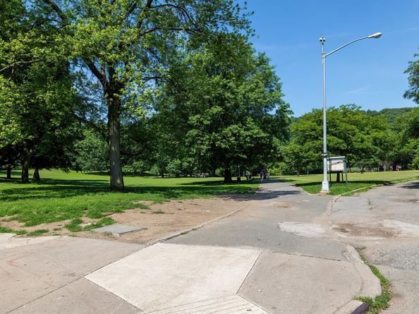 251 Seaman Avenue 6A, New York NY 10034