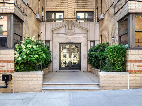 251 Seaman Avenue 6A, New York NY 10034