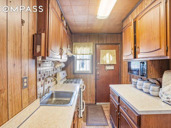 20-10 27th Street, Queens NY 11105