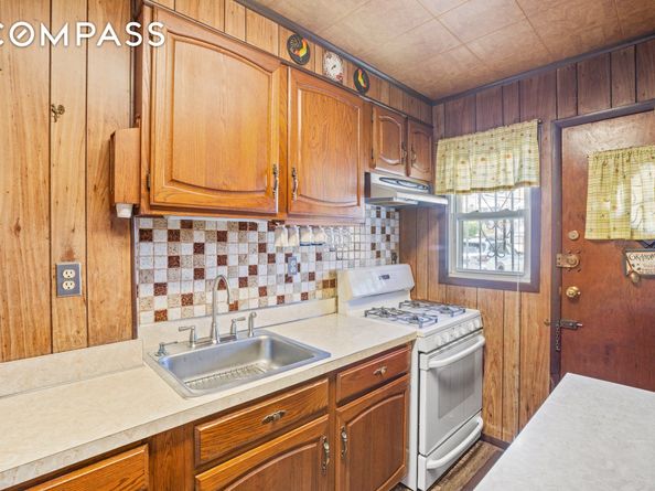 20-10 27th Street, Queens NY 11105