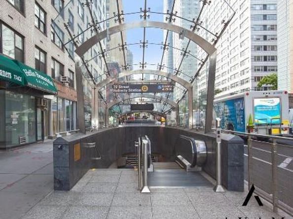 310 East 70th Street 10L, New York NY 10021