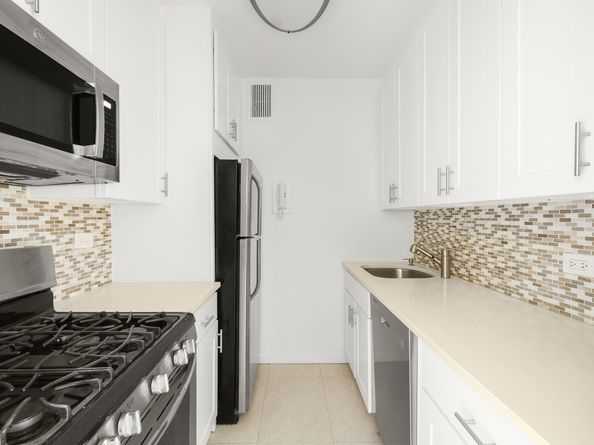 159 West 53rd Street 14F, New York NY 10019