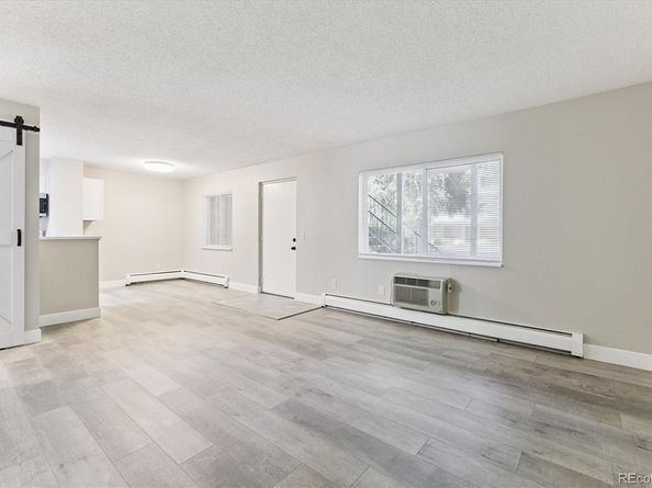 2225 S Jasmine Street 102, Denver CO 80222