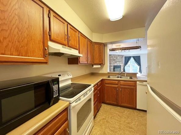 10561 W Dartmouth Avenue, Lakewood CO 80227