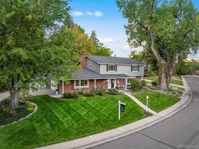 11954 W Applewood Knolls Drive, Lakewood CO 80215