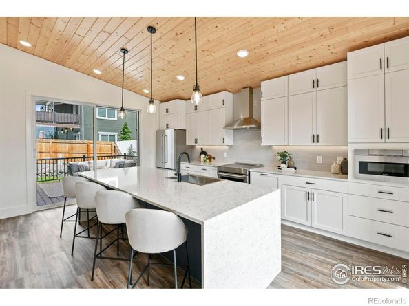 955 Arapahoe Circle, Louisville CO 80027