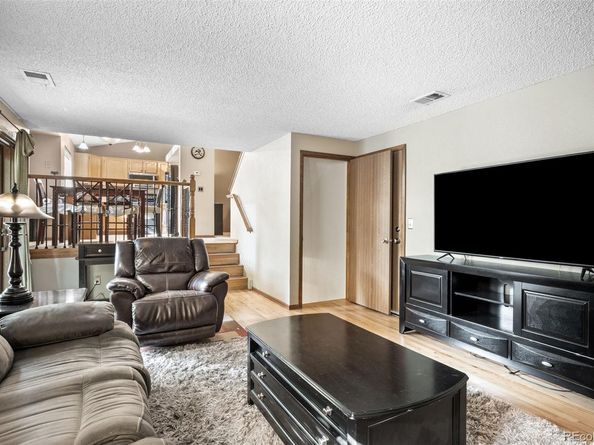 6091 S Robb Way, Littleton CO 80127