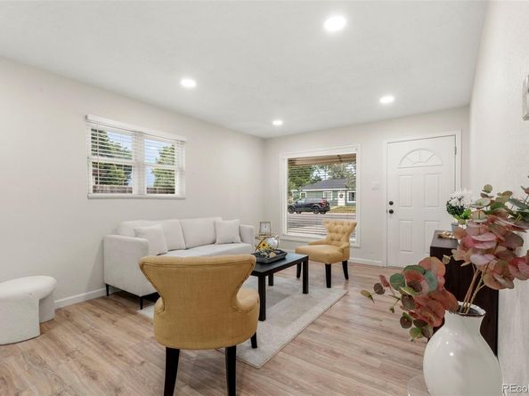 818 Uvalda Street, Aurora CO 80011