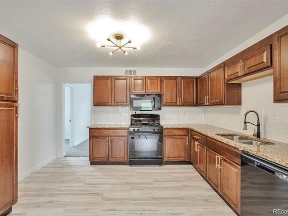 772 Victor Street, Aurora CO 80011