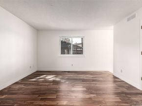 135 S Eagle Circle, Aurora CO 80012