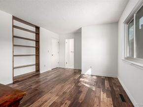 135 S Eagle Circle, Aurora CO 80012