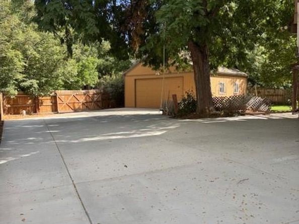 5860 W Atlantic Drive, Lakewood CO 80227