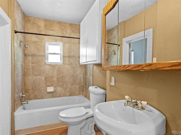 Undisclosed Address #2402232, Denver CO 80216