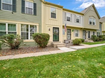 1639 S Ivory Circle