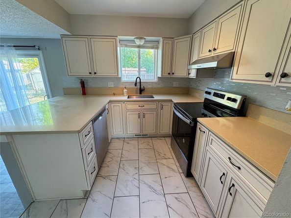 9852 W 76th Avenue, Arvada CO 80005