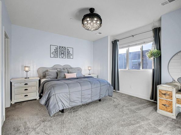 19562 E Sunset Circle, Aurora CO 80015