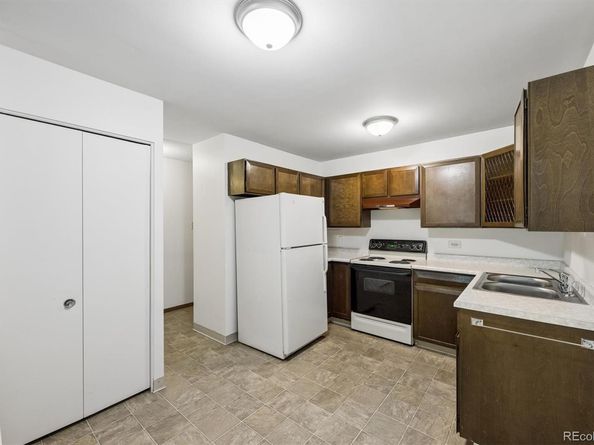 655 S Alton Way 2A, Denver CO 80247