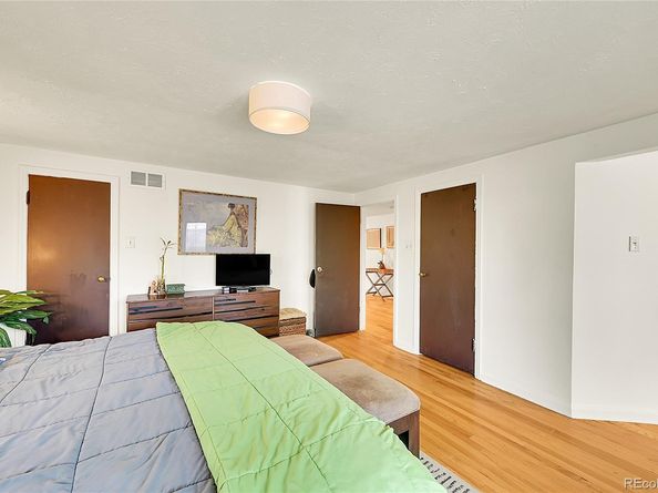 2901 Monaco Parkway, Denver CO 80207