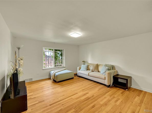2901 Monaco Parkway, Denver CO 80207