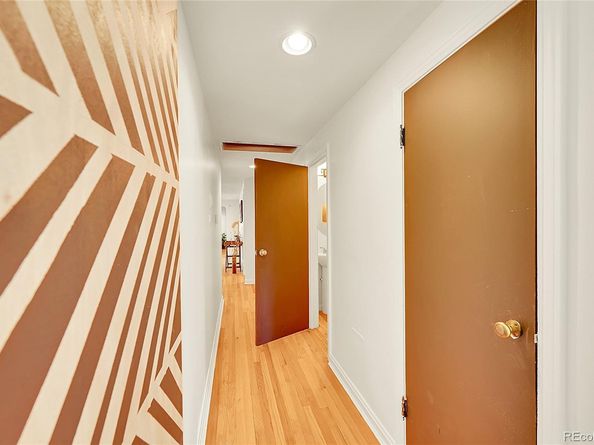 2901 Monaco Parkway, Denver CO 80207