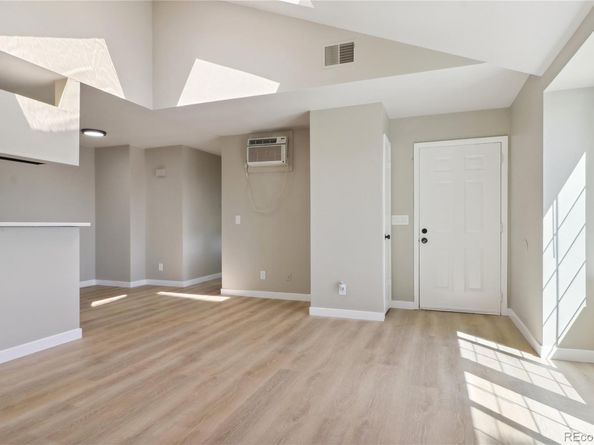 871 S Uravan Court, Aurora CO 80017