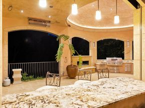 28025 Natoma Road, Los Altos Hills CA 94022