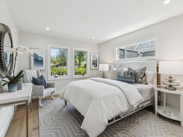 1218 Middlefield Road, Palo Alto CA 94301