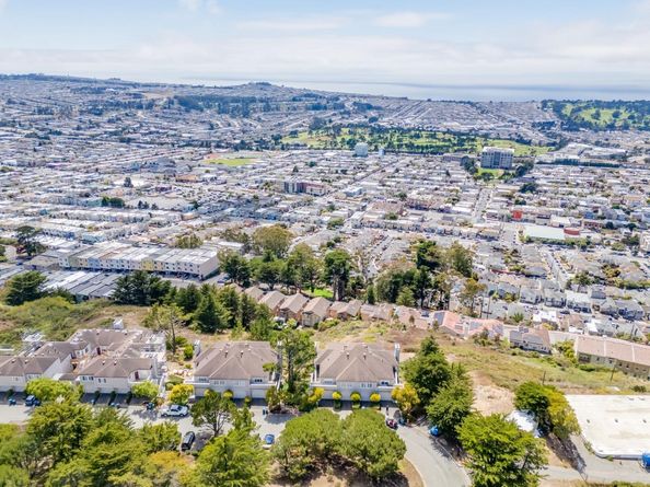 323 Green Ridge Drive 3, Daly City CA 94014