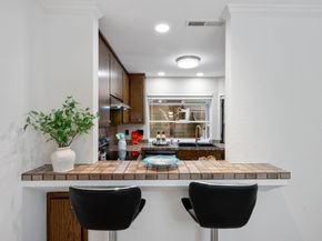 2071 Plymouth Street J, Mountain View CA 94043