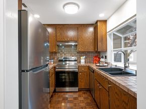 2071 Plymouth Street J, Mountain View CA 94043