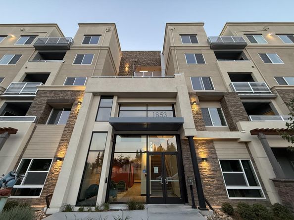 1853 Almaden Road 504, San Jose CA 95125