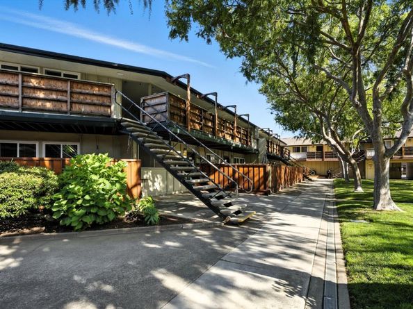 3015 Los Prados Street 114, San Mateo CA 94403